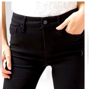 White House Black Market - The Sculpt Jean 10r